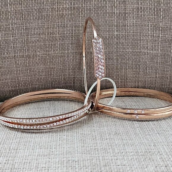 Bangles Bracelet Set of 5 Gold Tone Fashion Jewelry Crystals Accent Wrist Band - Picture 2 of 10